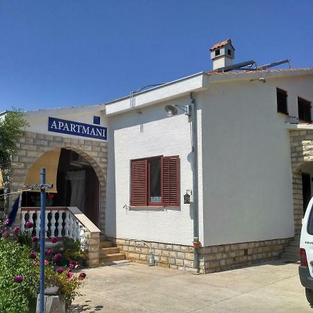 Apartmani Tonica Sukošan Esterno foto