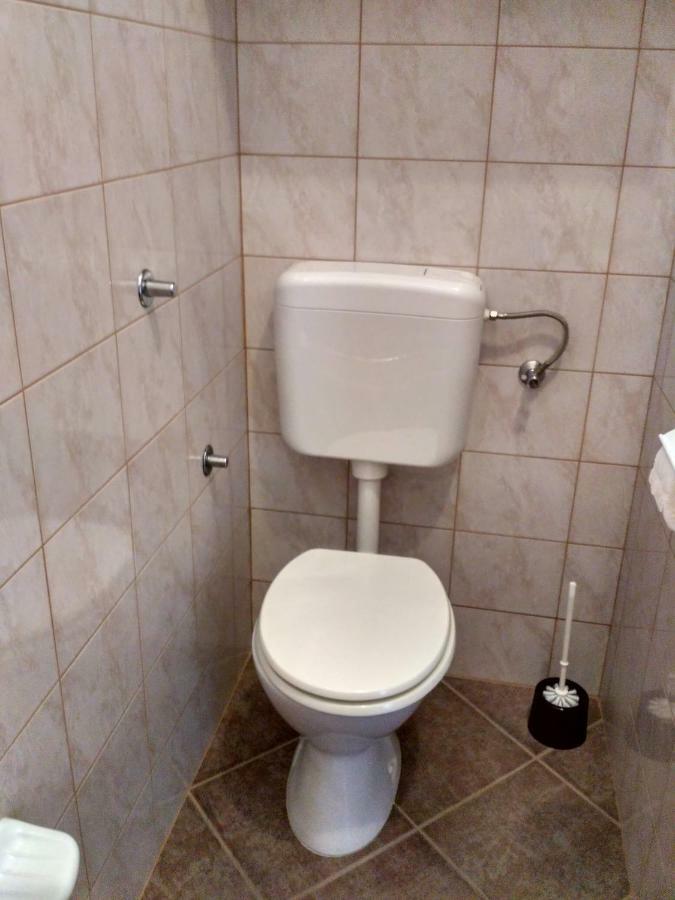 Apartmani Tonica Sukošan Esterno foto