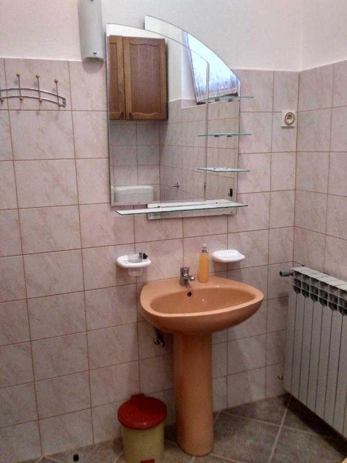Apartmani Tonica Sukošan Esterno foto