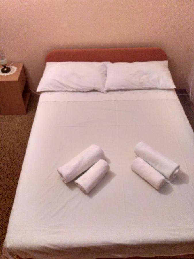 Apartmani Tonica Sukošan Esterno foto