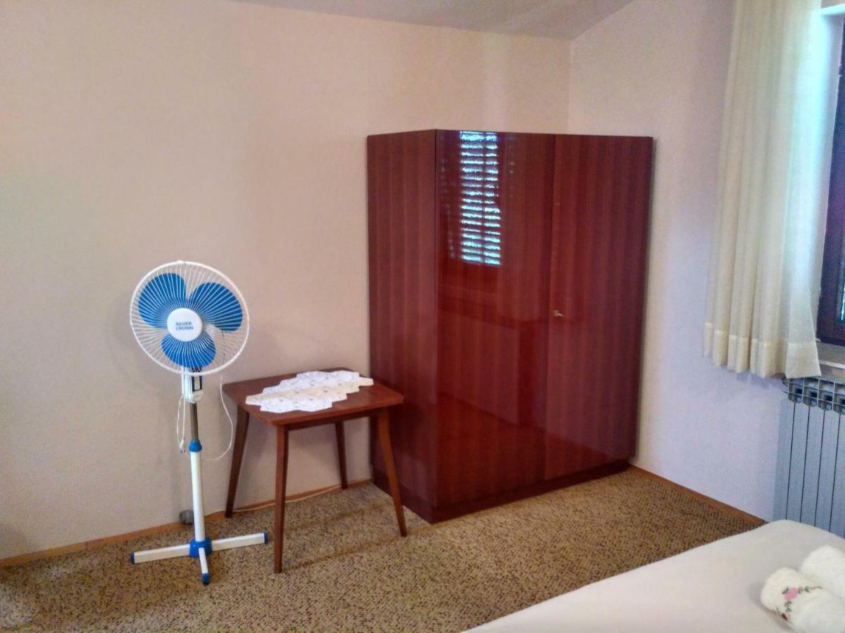 Apartmani Tonica Sukošan Esterno foto
