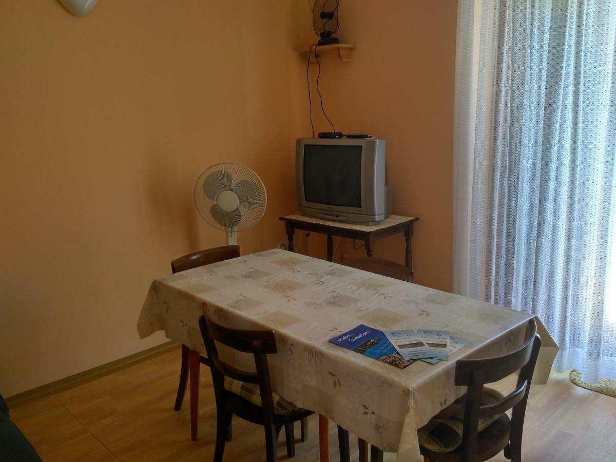Apartmani Tonica Sukošan Esterno foto